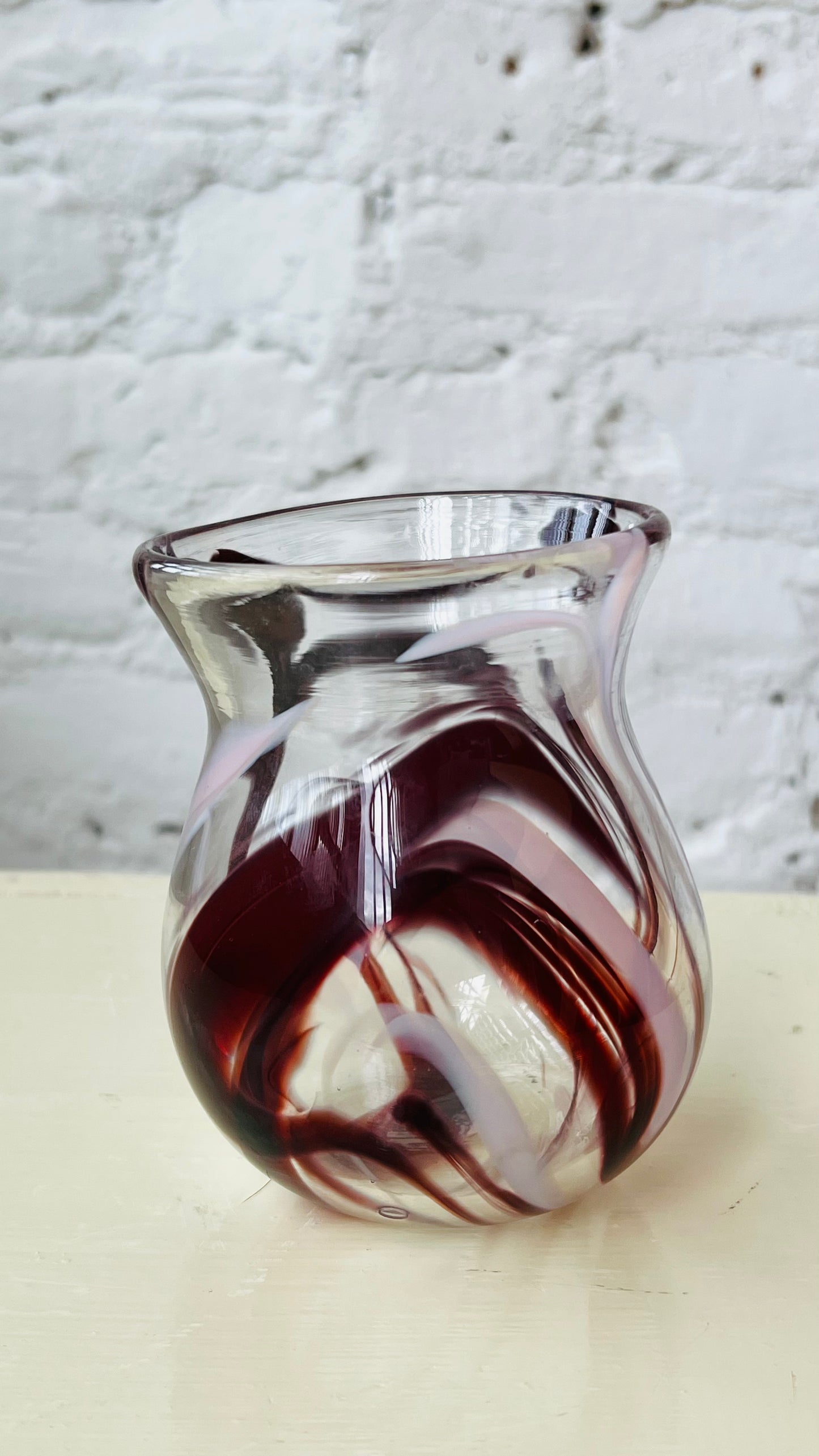 sample sale tulip glass in gamay