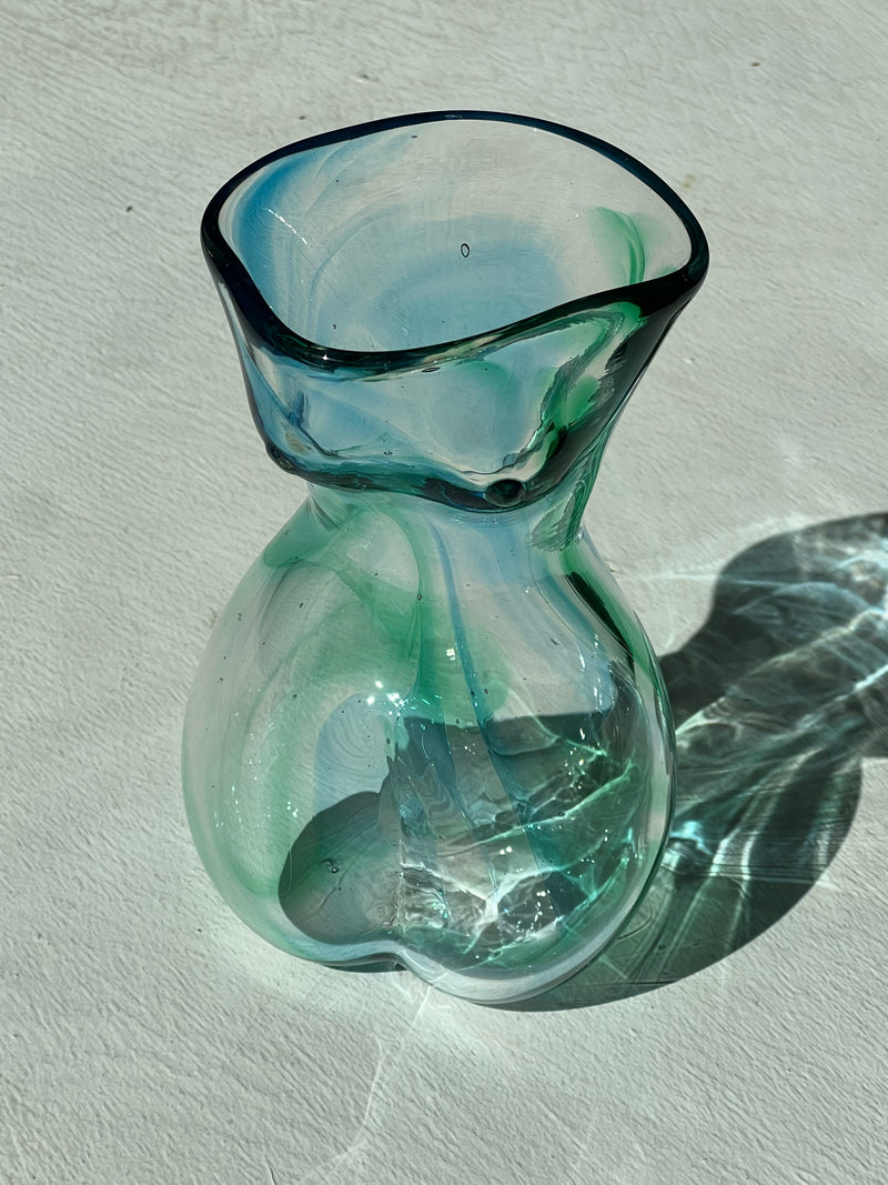 Hera Vase in Flo