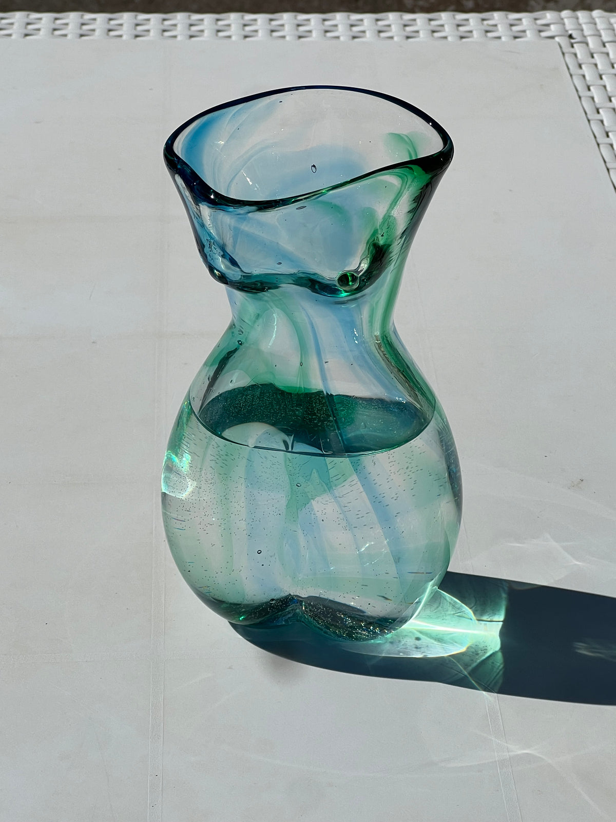 Hera Vase in Flo