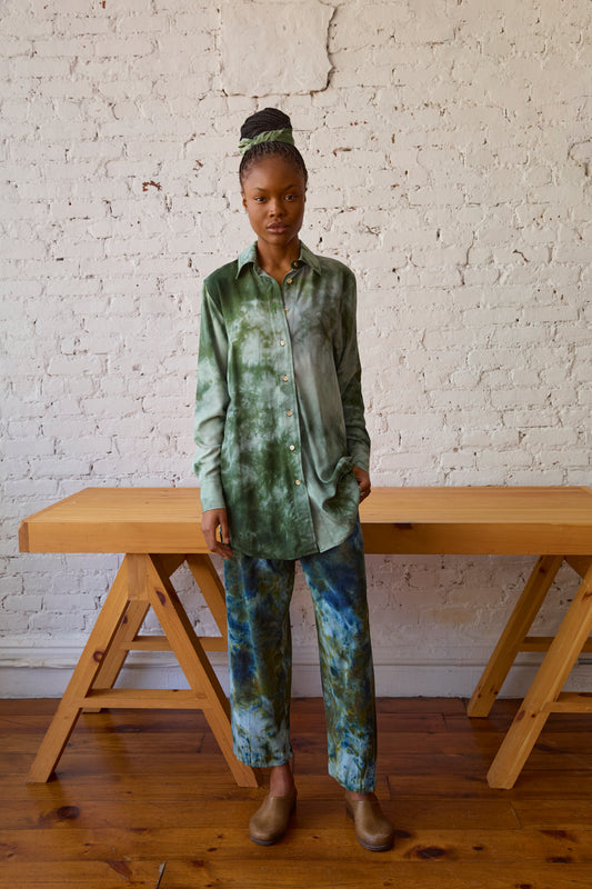 botanical button down shirt in green bean