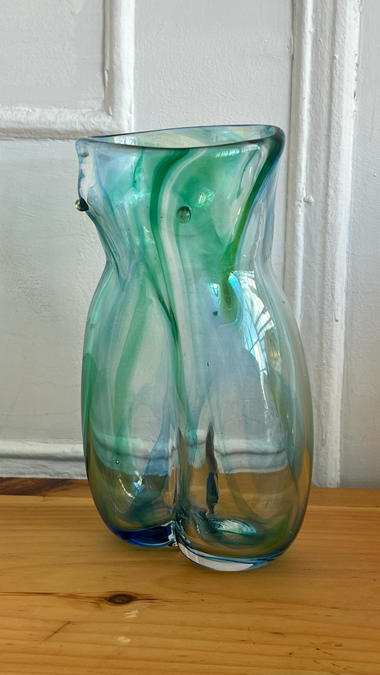 sample sale hera vase in flo