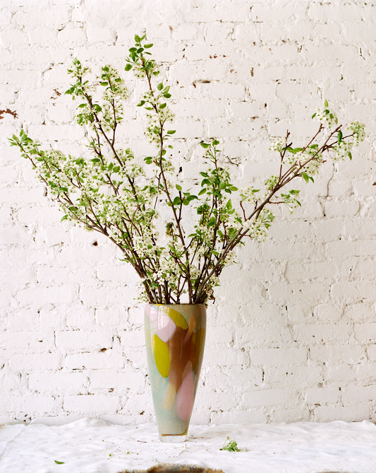 Vase in Dahlia